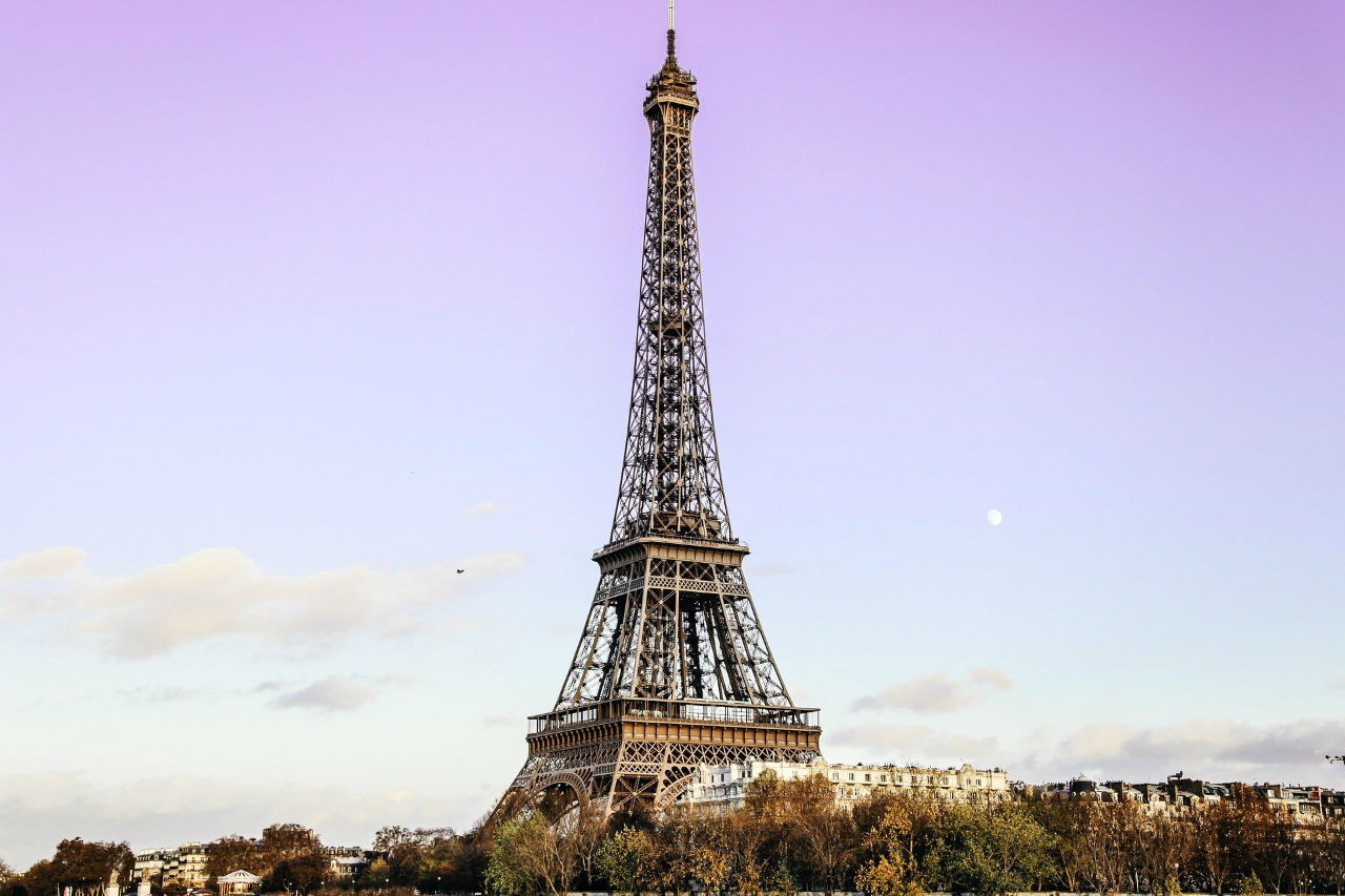 Real estate : rent or buy an apartment in Paris ?
