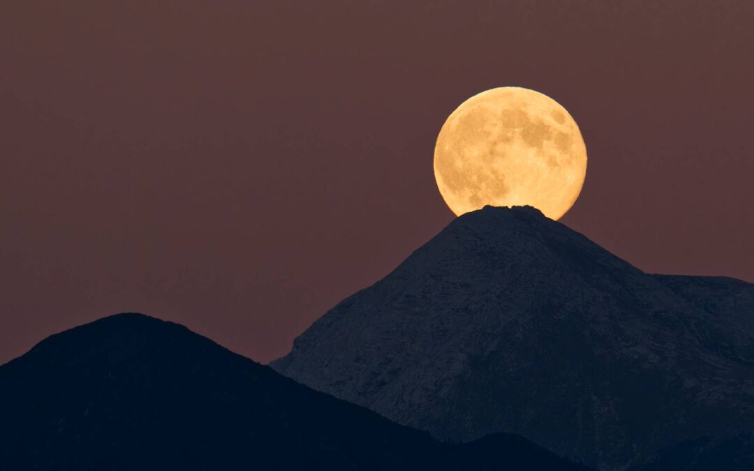 Guide de la pleine lune et ses influences en astrologie