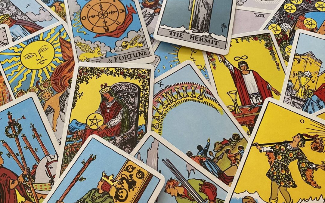 Découverte des cartes du tarot: guide pour débutants